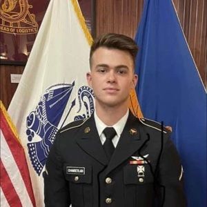 Meet your Posher, Crystal